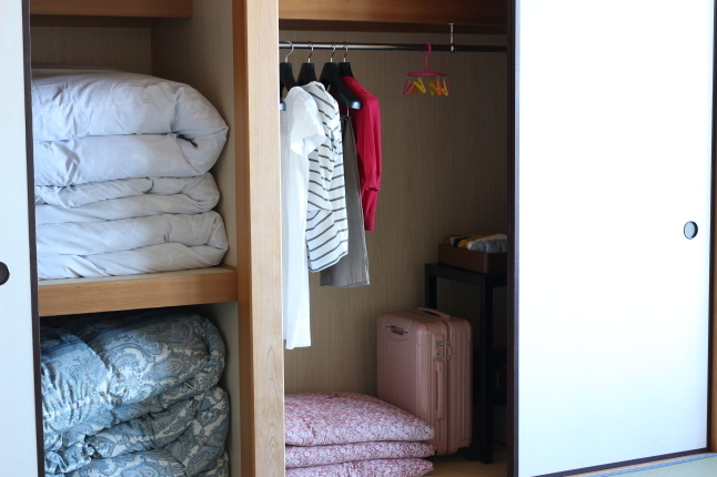 和室の旅館で心地よく過ごすためには、まず荷解きを_f0354014_18140368.jpg