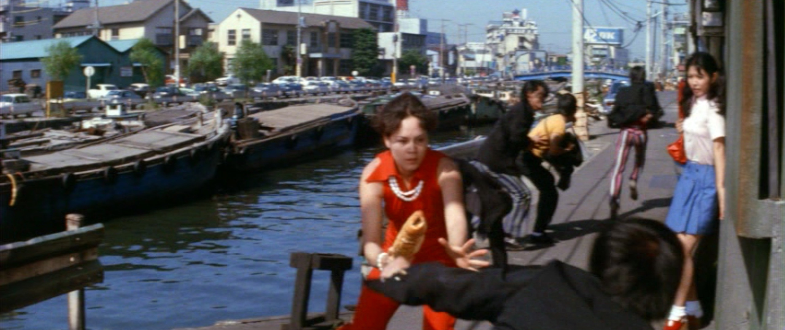 市毛良枝(Yoshie Ichige)「混血児リカ ハマぐれ子守唄」(1973)・・・《前半》_e0042361_20453702.jpg