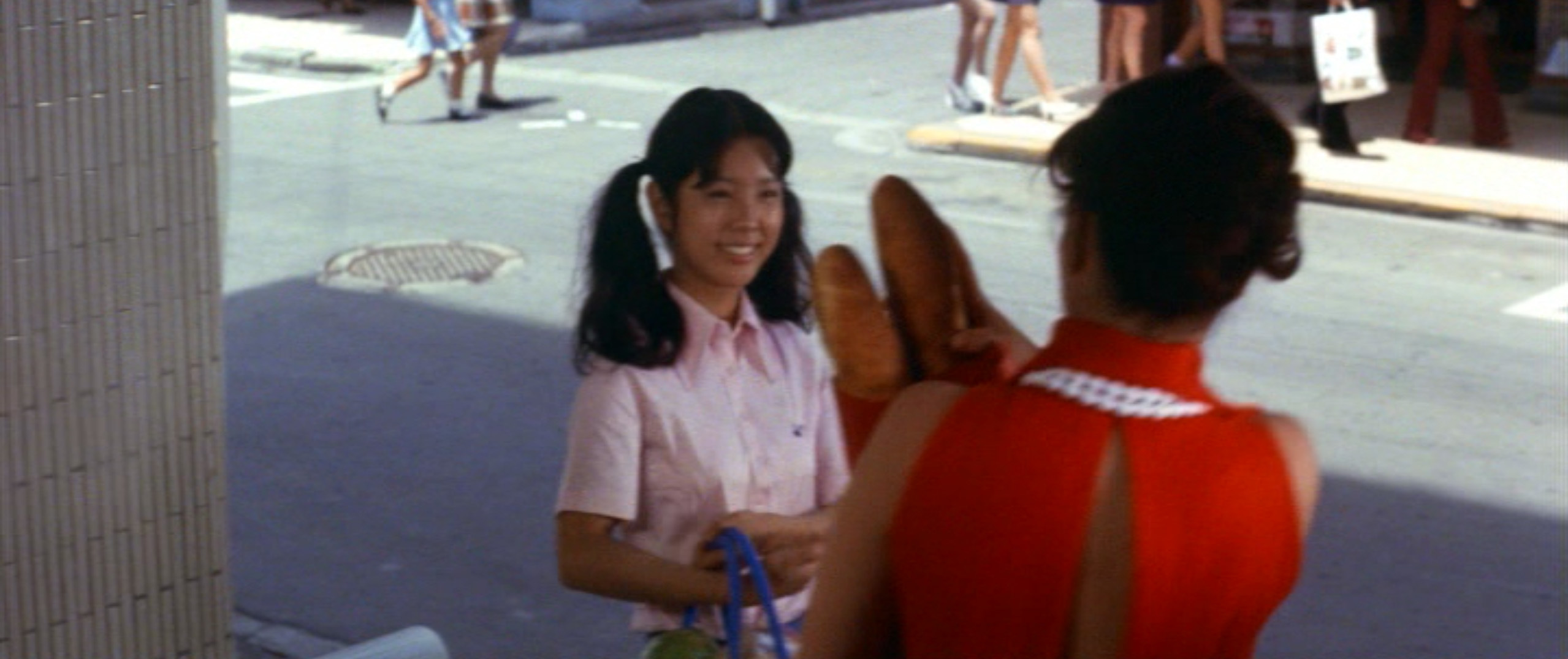 市毛良枝(Yoshie Ichige)「混血児リカ ハマぐれ子守唄」(1973)・・・《前半》_e0042361_20455958.jpg