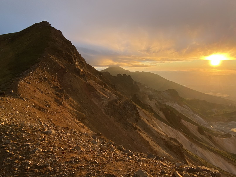 2021年9月 『十勝連峰縦走、夕日、朝日』　September 2021 \"Trekking in Tokachi Mountains, Sunset, Sunrise\"_c0219616_09425349.jpg