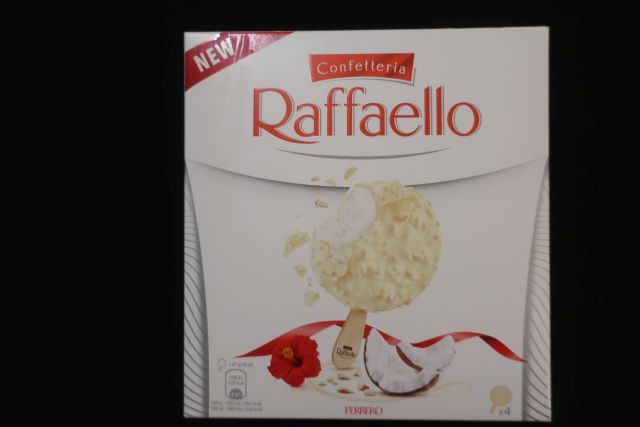 【アイスクリーム】【NEW】【Raffaello】【FERRERO ROCHER】_a0014299_23024578.jpg