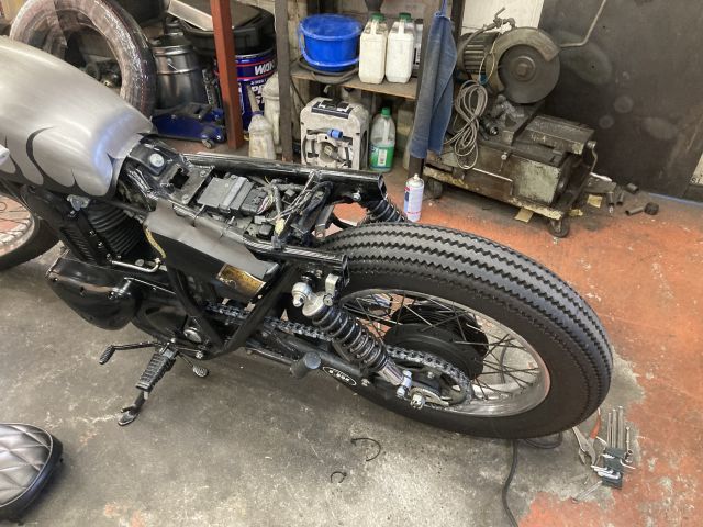 250TR カスタム H様号 リア周りカスタム_a0164918_17253627.jpg