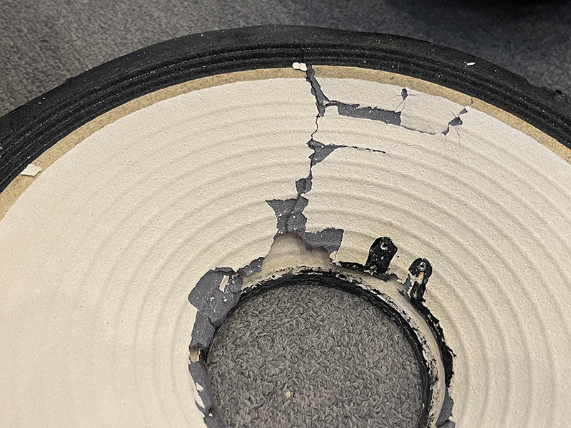 JBL「4312B」ウーファーの張替修理_e0404728_17073593.jpeg