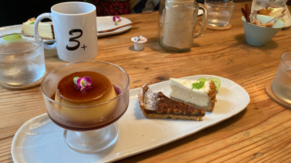 3rd cafe@2_e0292546_22512112.jpg