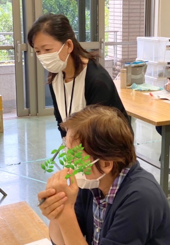 花見川いきいきプラザ 最終回はアロマハンドをセルフケアでした(1)_a0191183_23014043.jpg