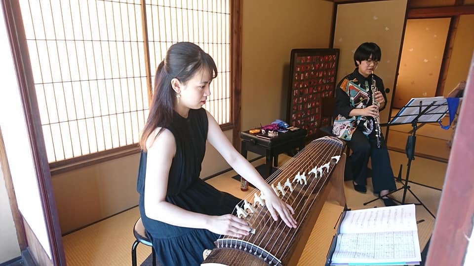 今日は蔵織ライブ。オーボエ古俣さんと筝の高倉七虹さん。_e0046190_17534851.jpg