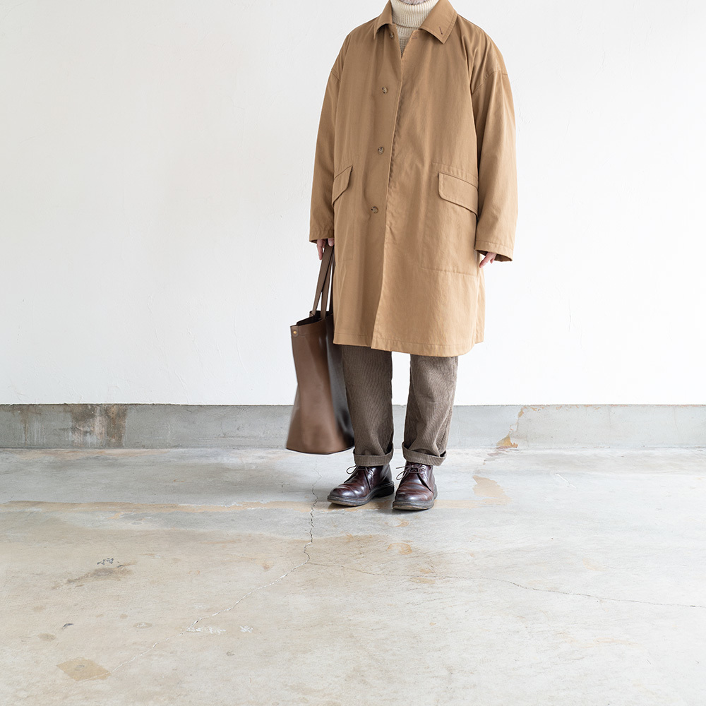 STILL BY HAND 8 Wale Corduroy Pants : un.regard.moderne