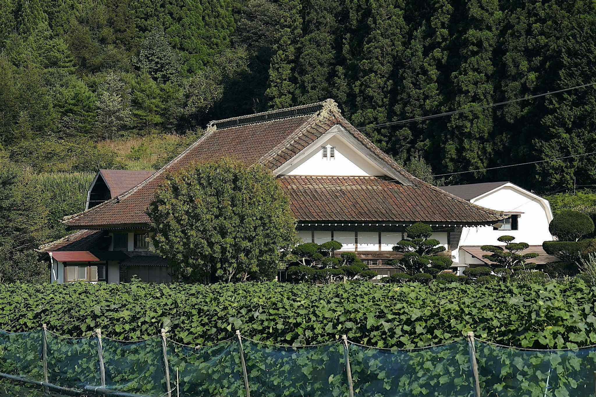 ３層の腰折れ屋根 とうほく小屋の写真帖