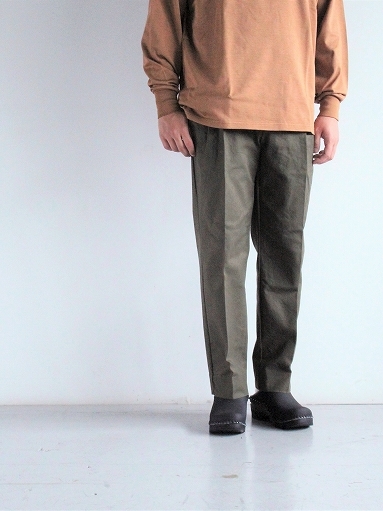 FLISTFIA　Wide Tuck Trousers / Dark Olive_b0139281_20000231.jpg