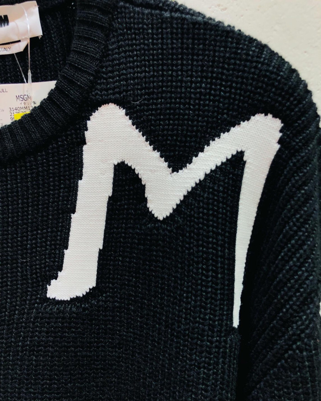 MSGMよりお洒落ニットのご紹介です！_e0308287_14570550.jpg