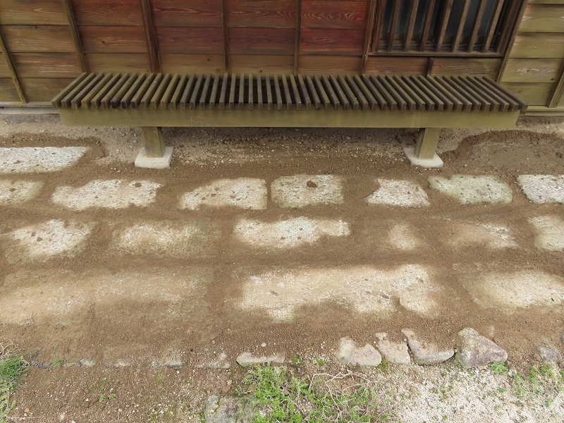 犬の目線と犯罪の臭い_f0076731_17544549.jpg