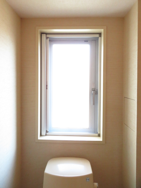 セイキのロール網戸『マドロール』を納品しました by interior styling of bright_c0157866_19265622.jpg