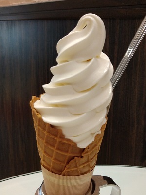 銀座一丁目 ブールミッシュ銀座本店のGINZAソフト・グランマルニエ(バニラ)_f0112873_23162273.jpg