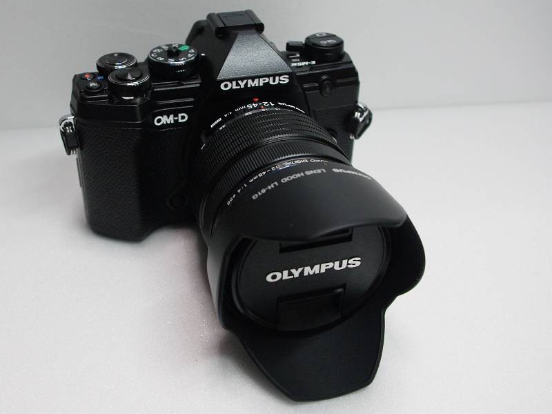 オリンパス、「OM-D E-M5 Mark II 12-40mm F2.8 レンズキット
