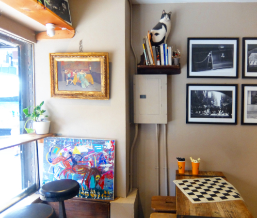 NYU学生街の雰囲気の良いカフェ、Madman Espresso（マッドマン・エスプレッソ）_b0007805_04420251.jpg