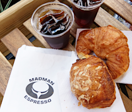 NYU学生街の雰囲気の良いカフェ、Madman Espresso（マッドマン・エスプレッソ）_b0007805_07094410.jpg