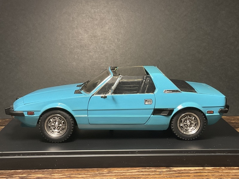FIAT X1/9 1972 ( バンダイ 1/20 ) : MATCHBOX FIAT X1/9 1972 ( バンダイ 1/20 ) : MATCHBOX