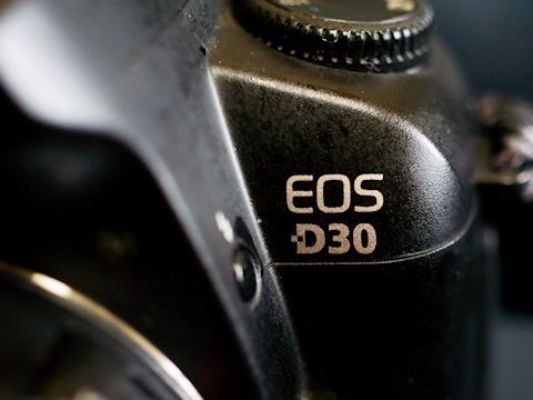 Canon EOS Kiss 値下げ中 売れなかったら処分します