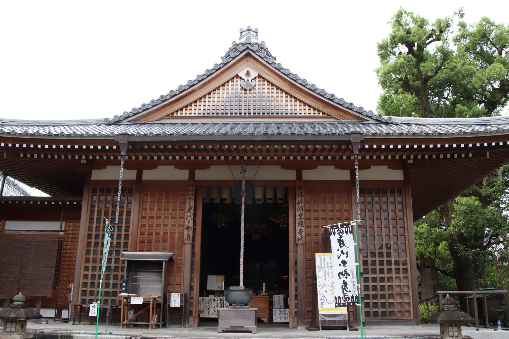 法住寺　萩もヒガンバナも盛り　_e0048413_20431313.jpg