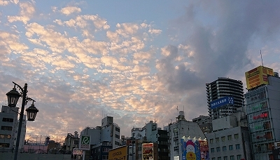 池袋の空　蛤ラーメン_b0122645_20563813.jpg