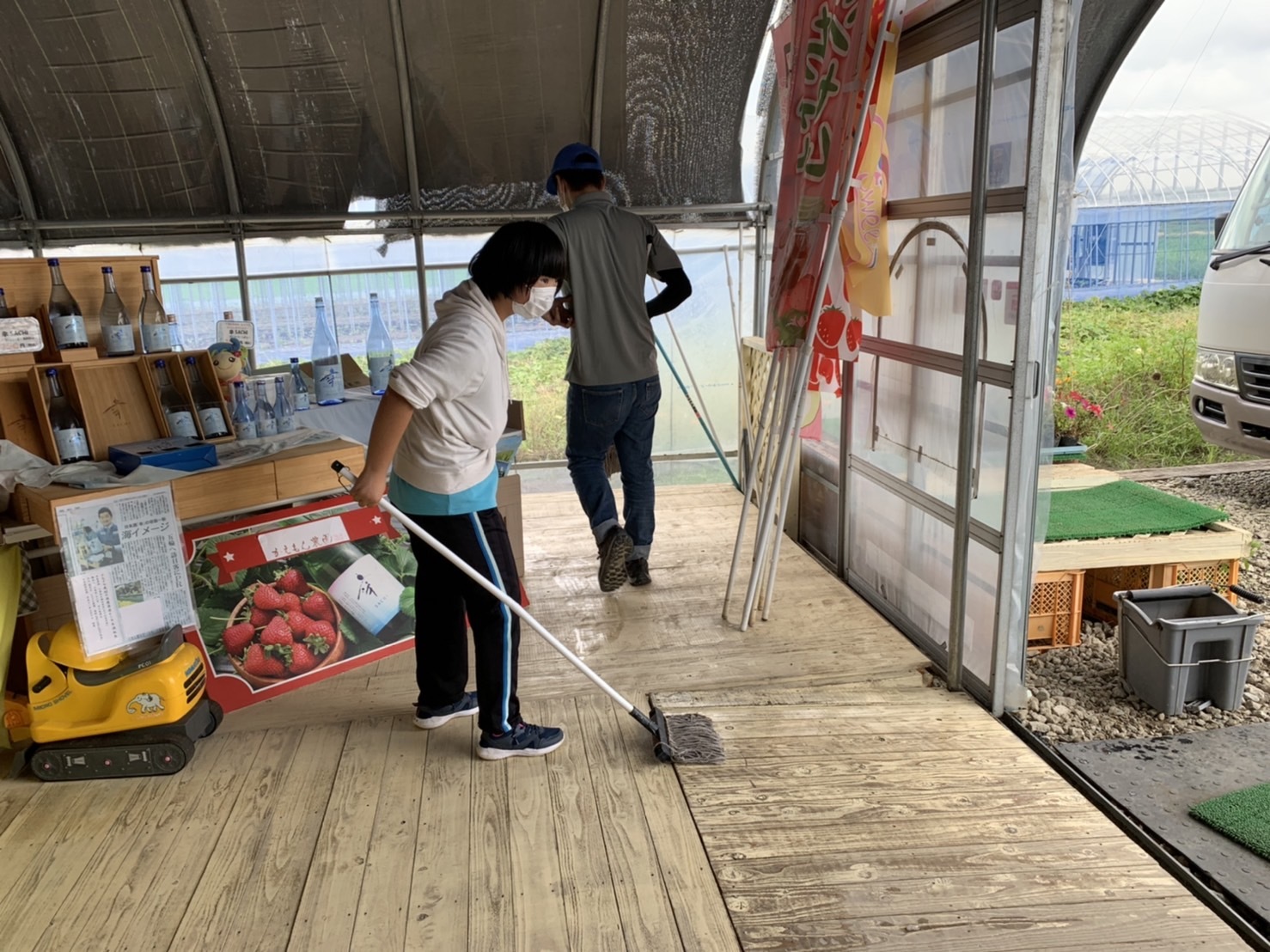 地域貢献型地福・農福連携請負作業　イチゴ定植作業など_e0270198_17031060.jpg