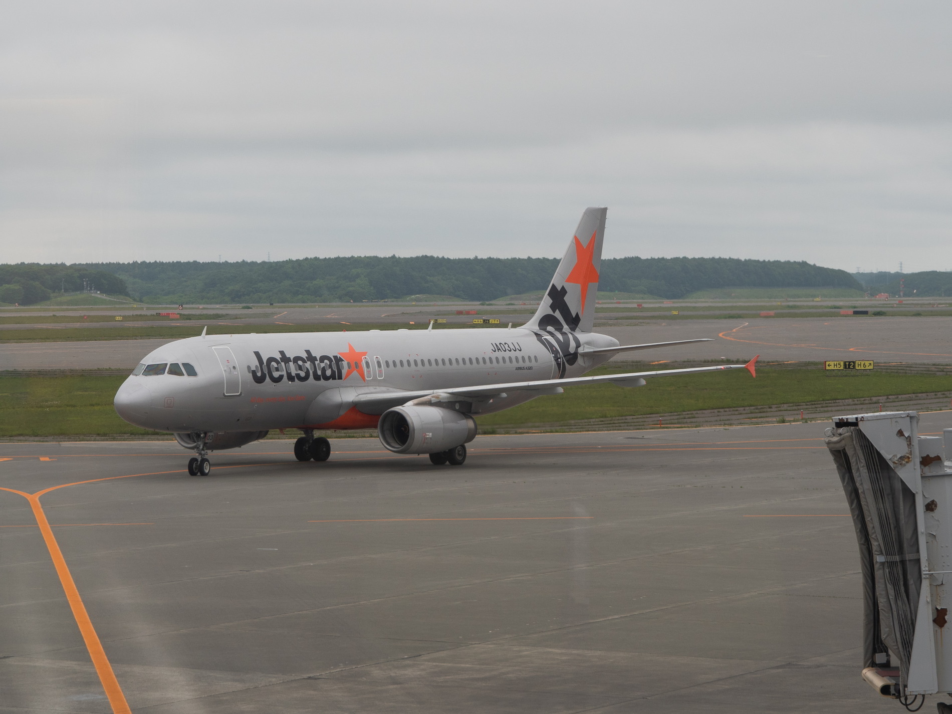 6月某日、ジェットスターで成田空港と航空機を見学(1)_f0276498_13223292.jpg