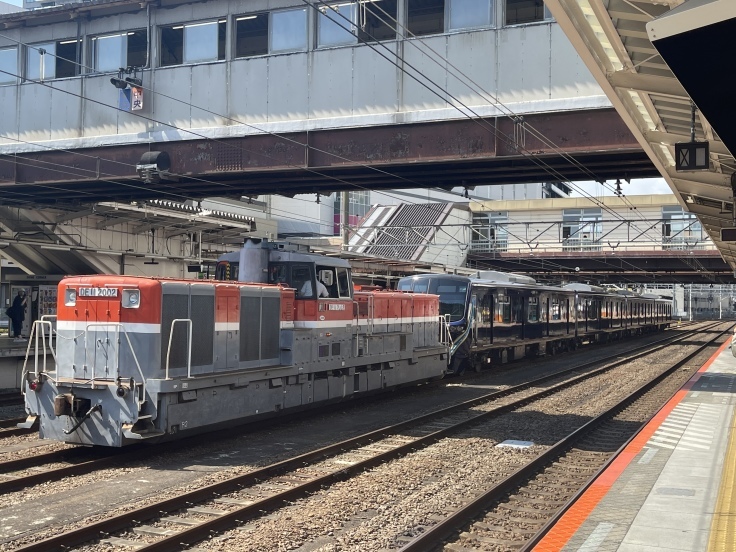今日も相鉄21000系甲種輸送!(9/24八王子と片倉駅にて)_c0212604_17014568.jpeg
