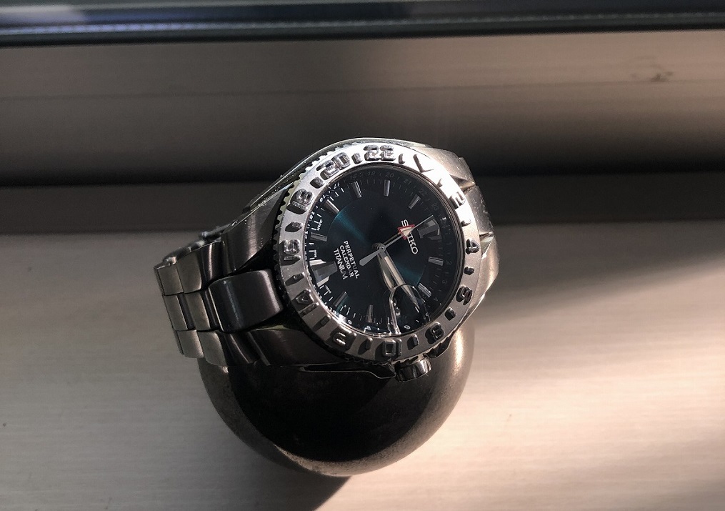 SEIKO SBQJ009 GMT パーペチュアルカレンダー 8F56 : 腕時計 SEIKO SBQJ009 GMT パーペチュアルカレンダー 8F56 : 腕時計