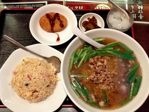 天満橋「玉華園」台湾ラーメンのパンチがあったぞ!_c0403415_10285398.jpg