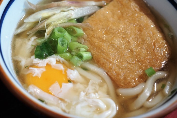 ■昼麺【きつねうどん】お友達から頂き物の美味しいキットで簡単に^^_b0033423_23012287.jpg