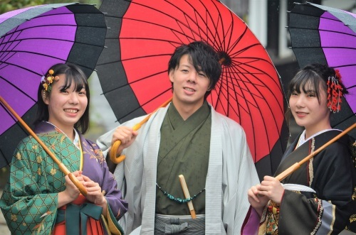 男性成人式前撮り☆　勇ましい羽織袴と姉妹のお振袖 ^^)_d0230676_10261215.jpg