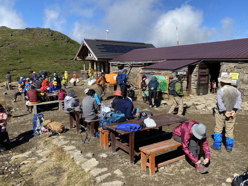 2021年9月 『紅葉の大雪山(2)黒岳、北海岳、北鎮岳、お鉢』 September 2021 \"Mt Taisetsu in the Autumn Color #2\"_c0219616_15005922.jpg