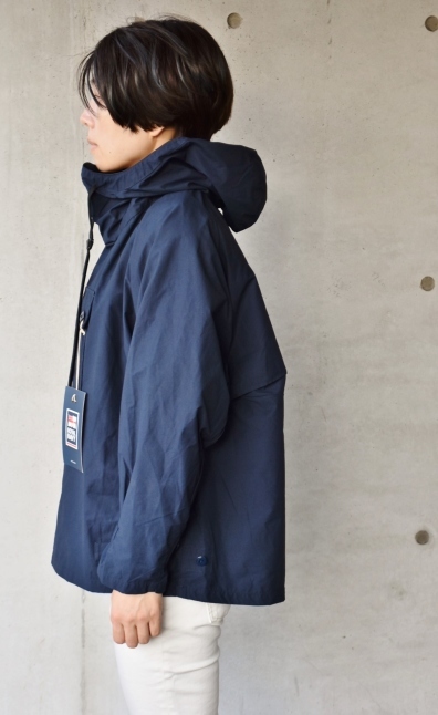 既に「残り2枚」　　ROYAL NAVY　　Military ANORAK HOODY_d0152280_17571353.jpg