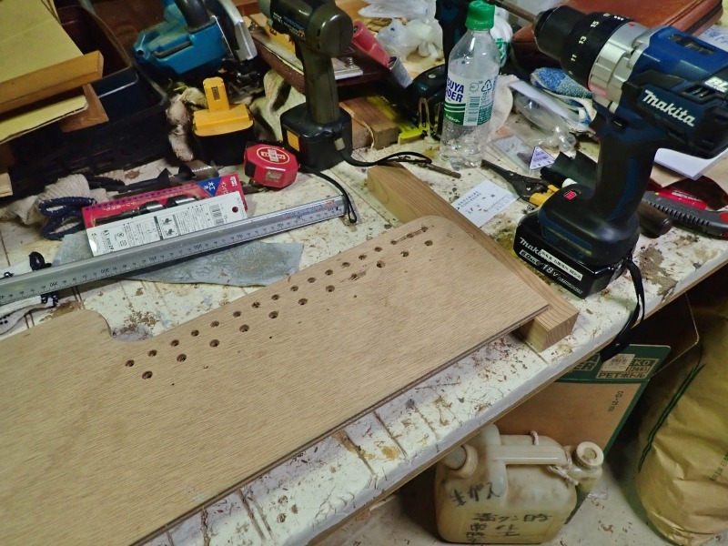 暇を見つけて「ツール架台」を作っています_c0336902_20210133.jpg
