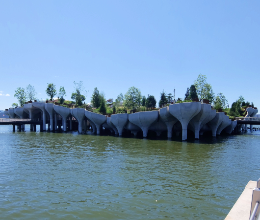 水上公園リトル・アイランドのチューリップ型コンクリート杭の建築美を愛でる_b0007805_06501249.jpg