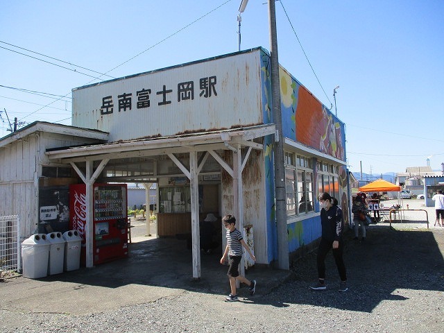 さまざまな工夫で利用客増に取り組む岳南電車　　鉄道ファンにはたまらない「がくてつ機関車ひろば」_f0141310_08273748.jpg