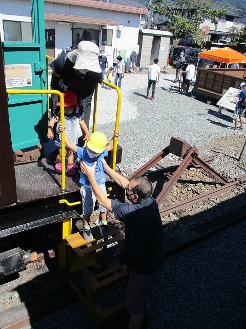 さまざまな工夫で利用客増に取り組む岳南電車 鉄道ファンにはたまらない「がくてつ機関車ひろば」_f0141310_08275634.jpg