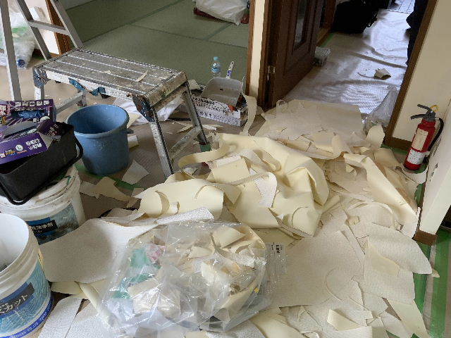 Y物件3日目・雨漏り現場とリフォーム現場_f0031037_19375706.jpg