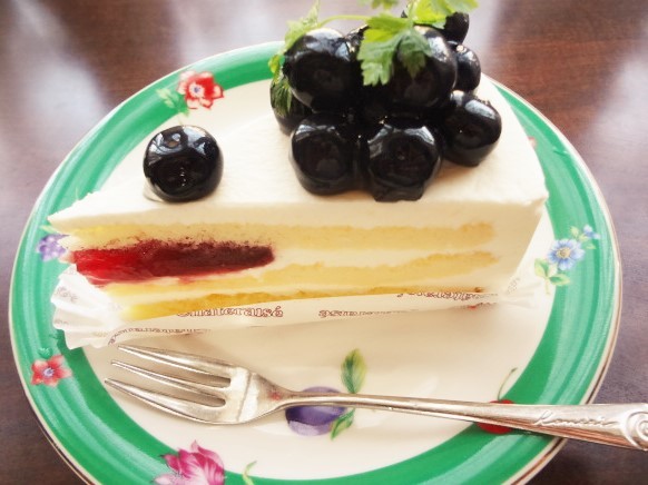 シャトレーゼのケーキ♫_a0394046_11191299.jpg