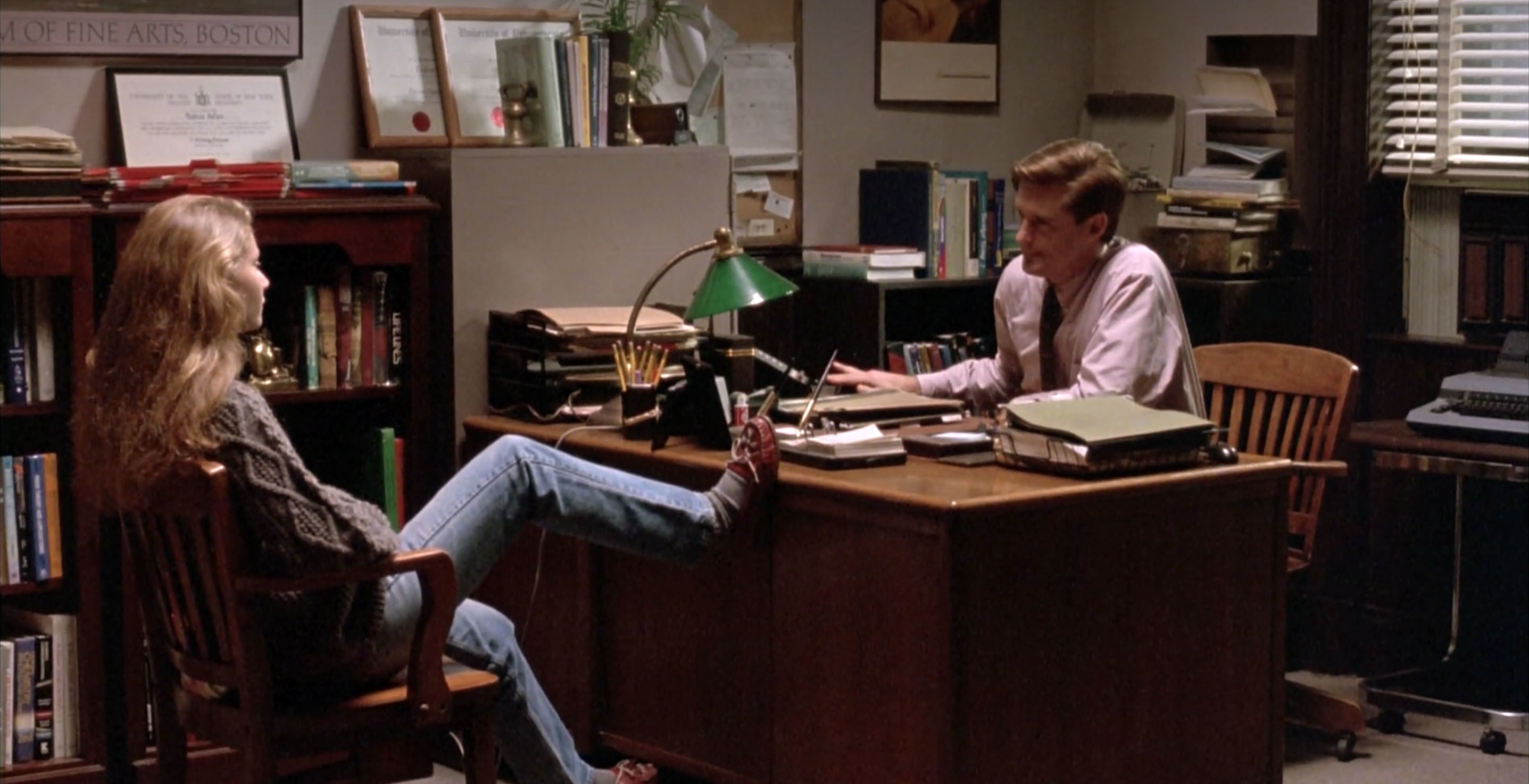 グウィネス・パルトロウ(Gwyneth Paltrow)「冷たい月を抱く女」(1993)_e0042361_21200093.jpg