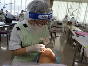 2学年保護者模擬患者実習_e0196791_15222947.jpg