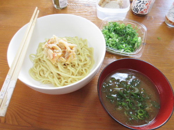【日清食品】つけ麺の達人 濃厚魚介醤油(2人前)_c0152767_20572951.jpg