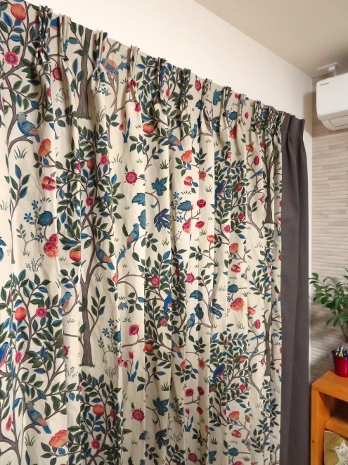 『モリス』の『ケルムスコットツリー』でカーテンを納めました by interior styling of bright_c0157866_19385602.jpg