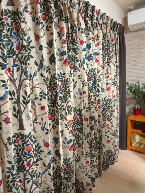 『モリス』の『ケルムスコットツリー』でカーテンを納めました　by interior styling of bright_c0157866_19390642.jpg