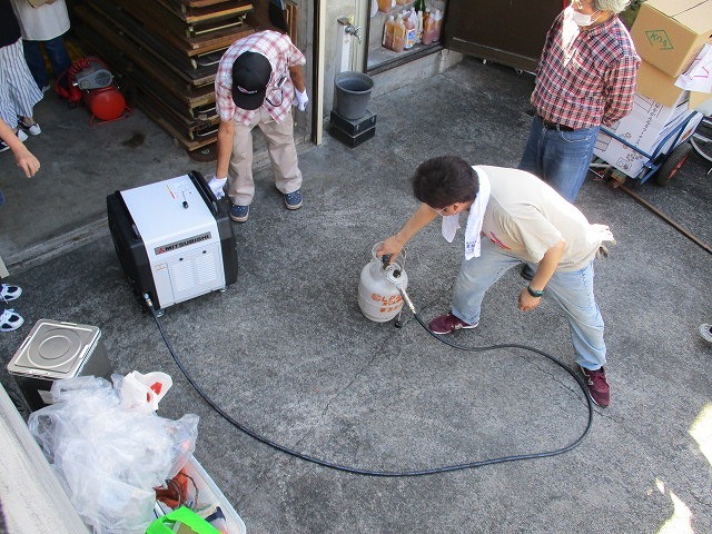 防災訓練中止でできなかった備蓄品等のチェックを自主防役員で実施 駿河台三丁目自主防災会_f0141310_07044124.jpg