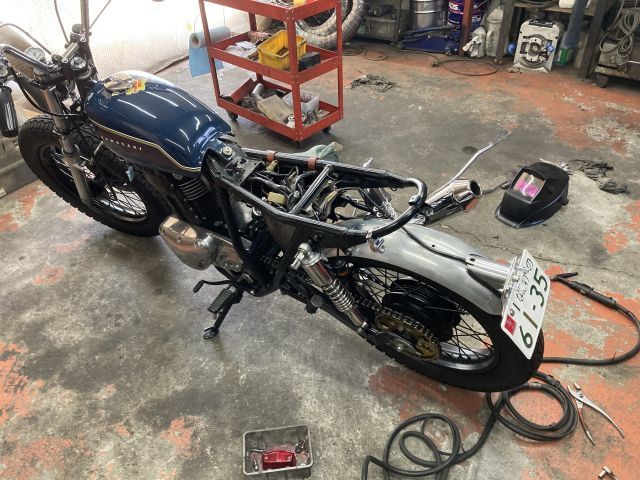 250TR カスタム シライ様号 シーシーバー装着!_a0164918_17151358.jpg