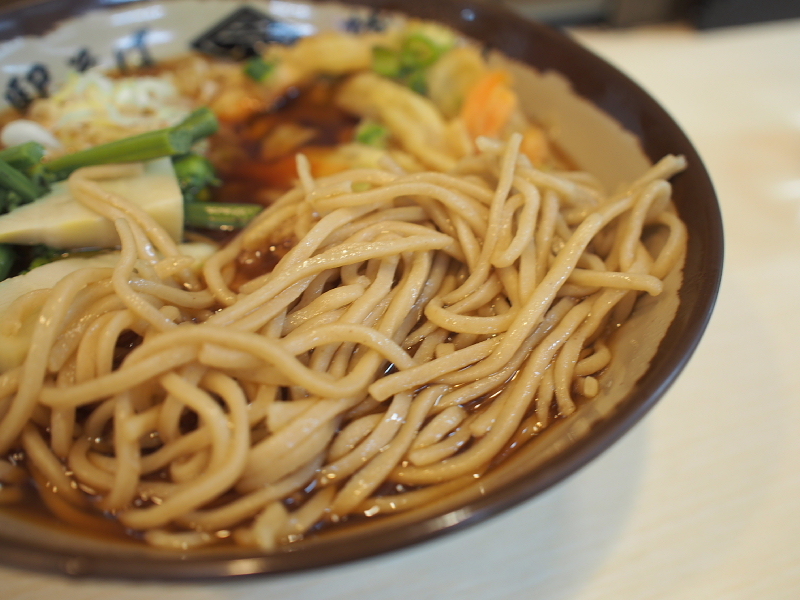 【店が生まれ変わっていた!】あの「白樺」が「駅そば 榑木川 茅野駅店」へ_b0008655_22193857.jpg