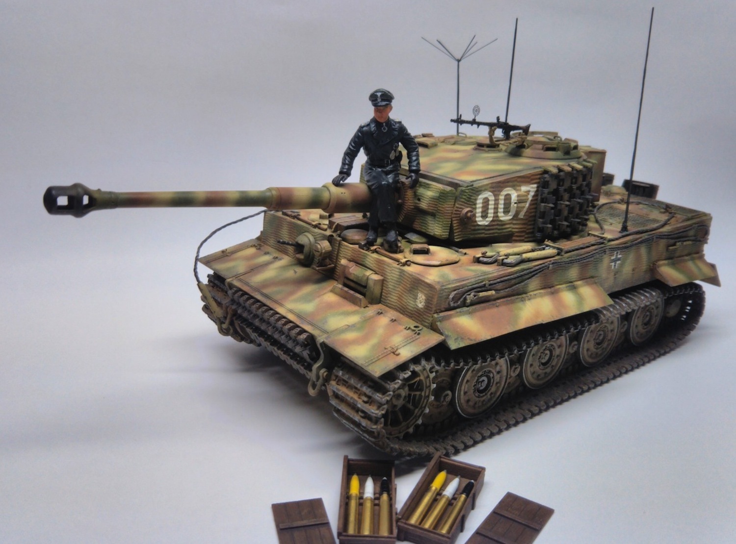 1/35 タイガー1 拘り ミハエル ヴィットマン007号車 戦車 1/35 タイガー1 拘り ミハエル ヴィットマン007号車 戦車