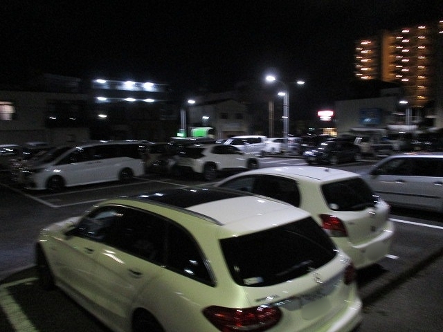 緊急事態宣言は解除されたが、平日の晩は1割程度の車しか入っていない吉原本町市営駐車場_f0141310_08265655.jpg
