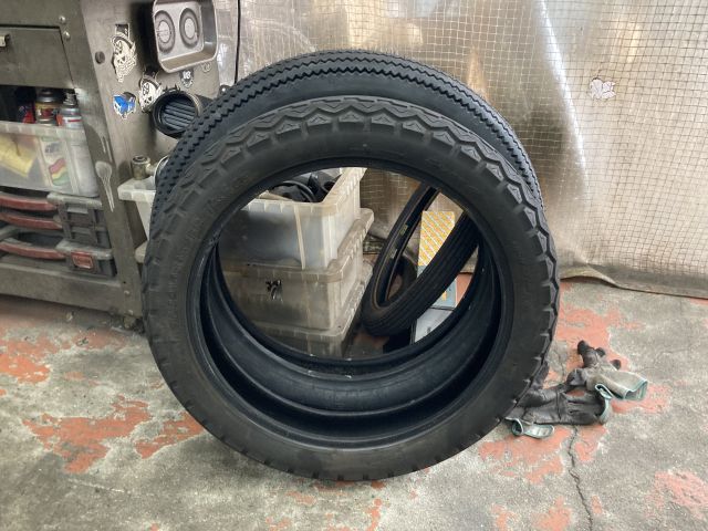 ST250 カスタム リアタイヤ交換 ビンテージパターンタイヤ_a0164918_17044694.jpg